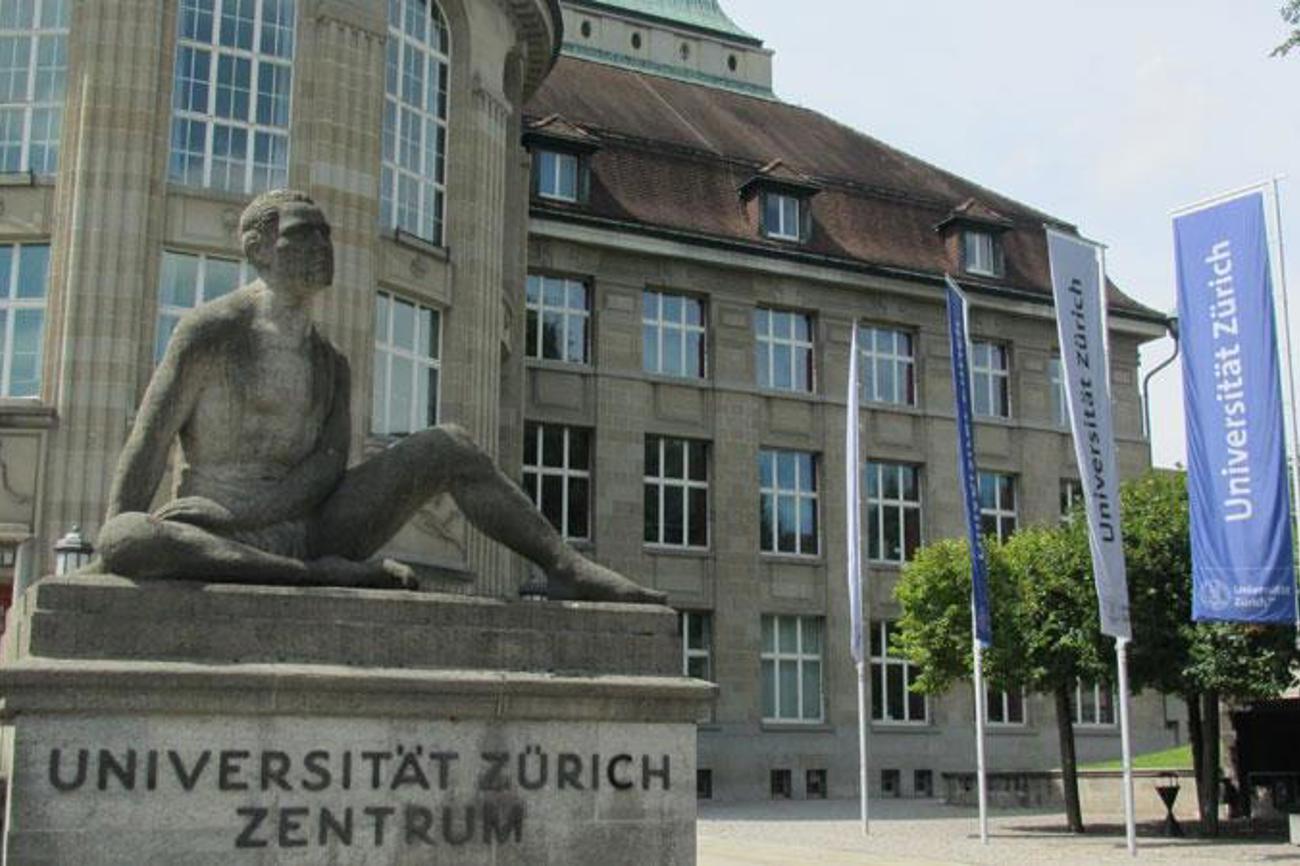 Neben der Universität in Zürich kann auch an der Uni Basel Theologie als Quereinstieg studiert werden. | Wikimedia Commons