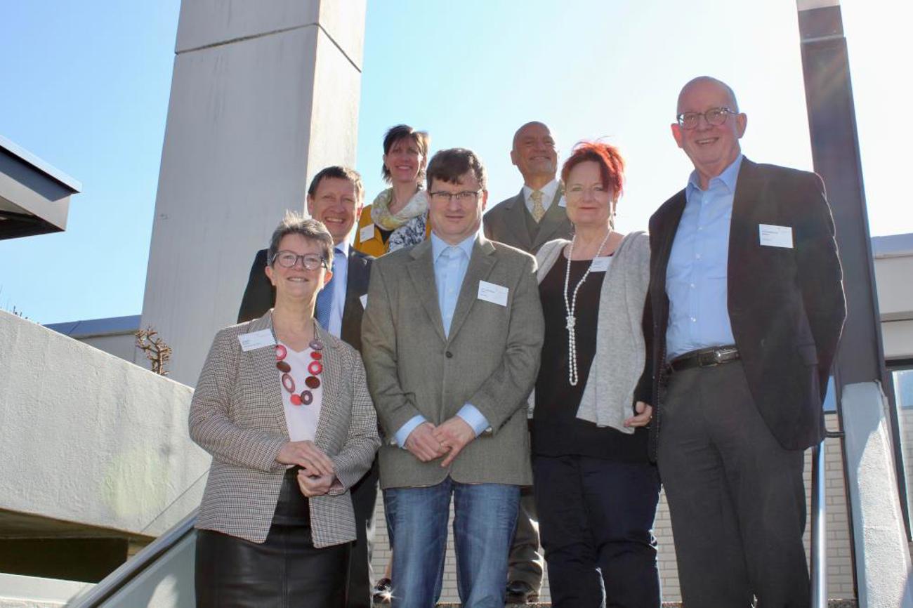 Der Synodalrat der Kantonalkirche: Präsidentin Evelyn Borer, Werner Berger, Sandra Knüsel, Heiko Behrens, Erich Huber, Barbara Steiger und Vizepräsident Markus Leuenberger (v. l.) | Tilmann Zuber