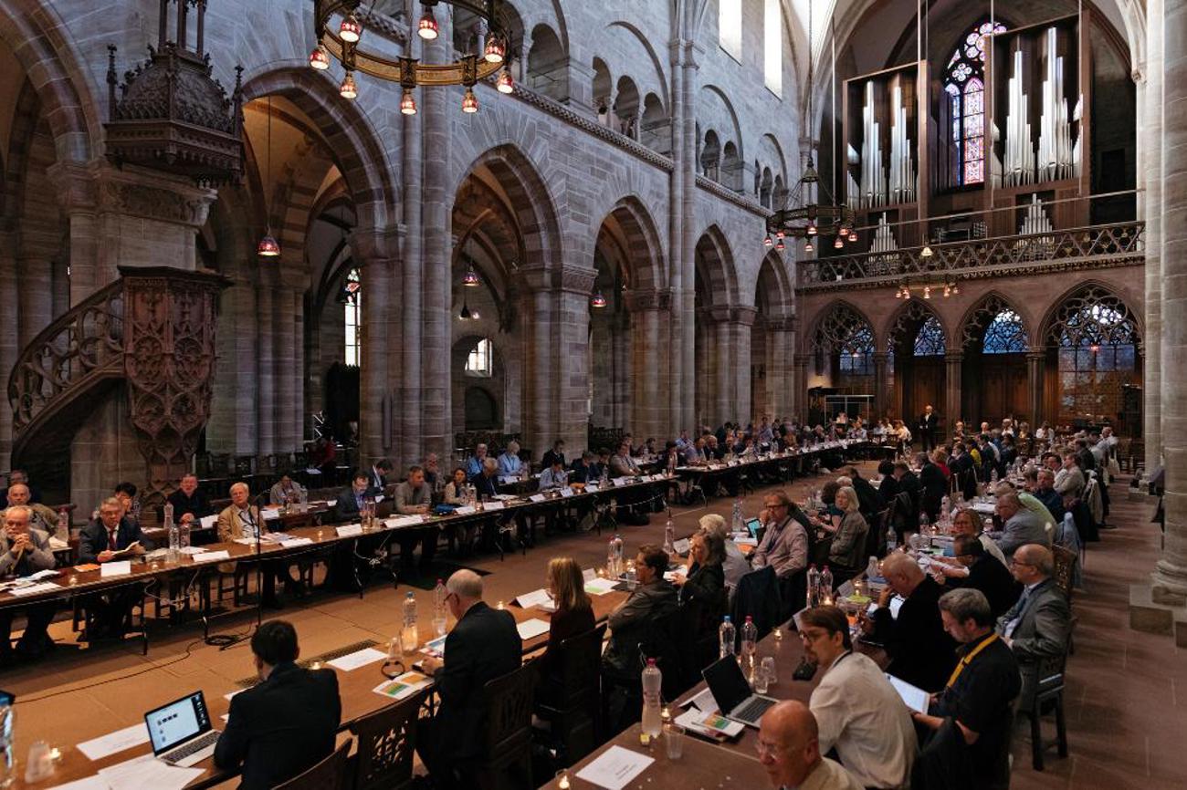 Die Vertreter der Evangelischen Kirchen Europas tagten im September im tausendjährigen Basler Münster.|SEK/Hochstrasser