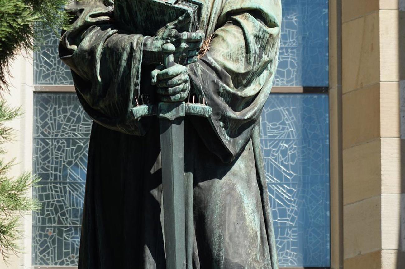 Die Statue von Huldrych Zwingli in Zürich.
Foto: pixabay.