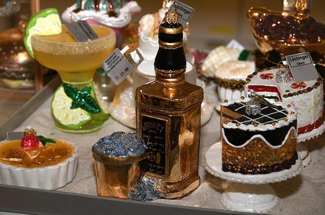 2301 Christbaumkugeln 28