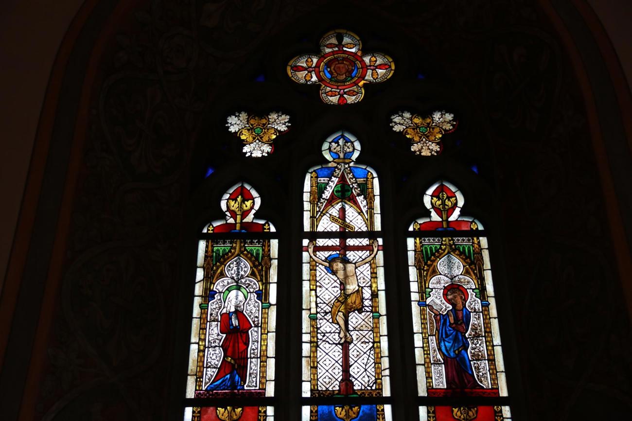 Das Kirchenfenster in der Kapelle St. Laurentis in Frauenfeld-Oberkirch wurde um 1320 angefertigt und gehört zu den bedeutendsten mittelalterlichen Glasmalereien der Schweiz. (Bild: zVg)