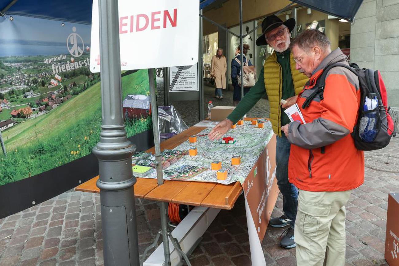Der Stand mit den «Appenzeller Friedensstationen».