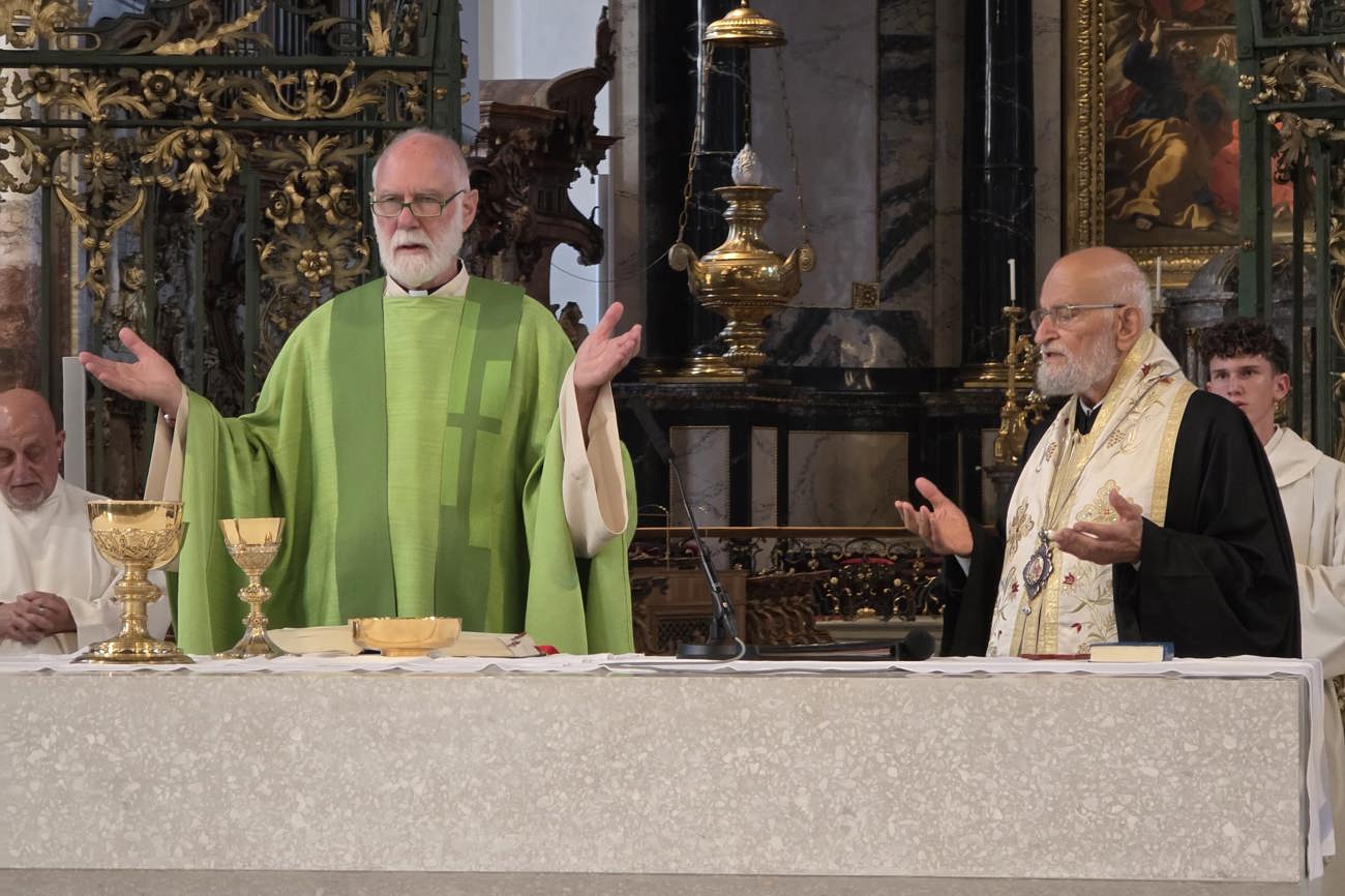 Patriarch em.Gregorios III. Laham mit Domherr Felix Büchi (Quelle: «Kirche in Not (ACN)») 