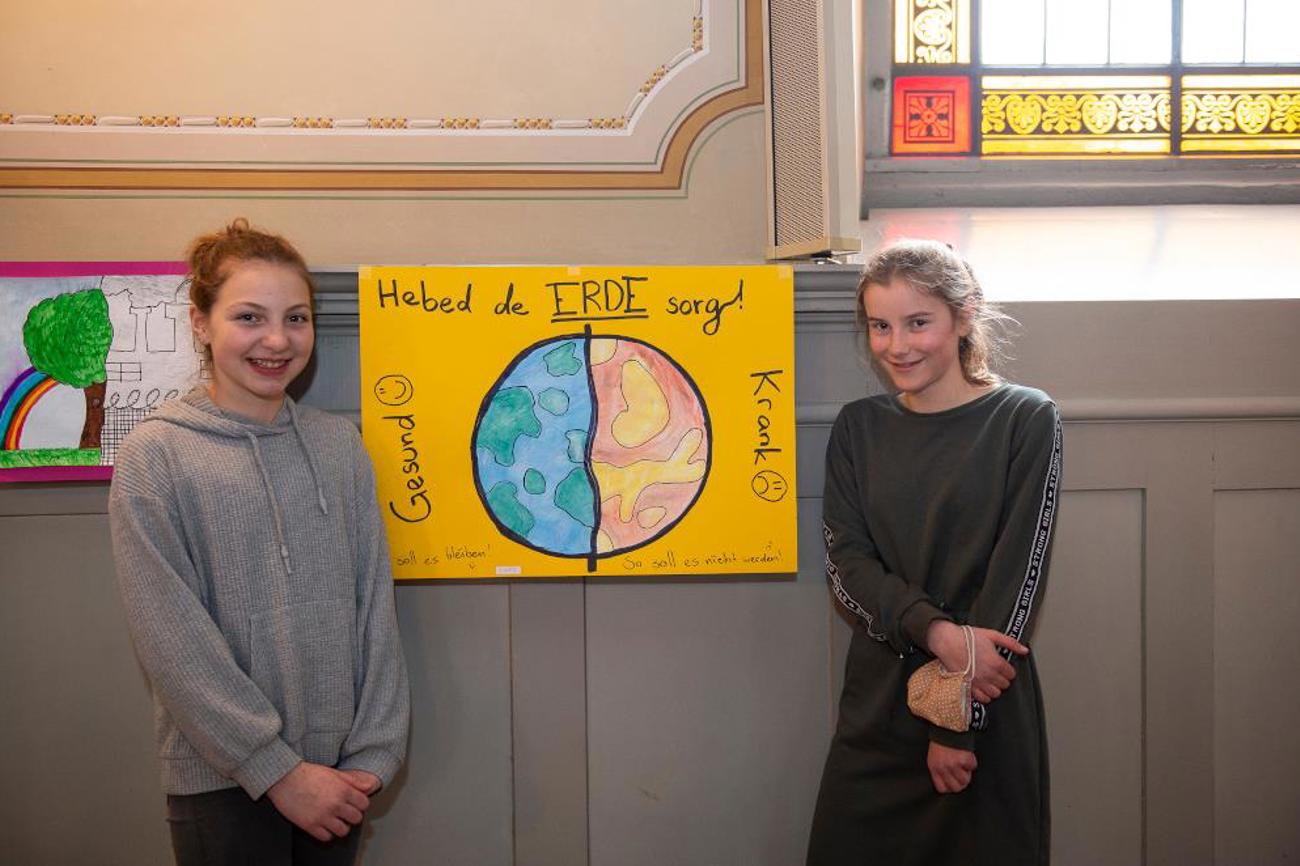 Natalija und Ronja haben freudig für das Klima gemalt. | Peter Leutert