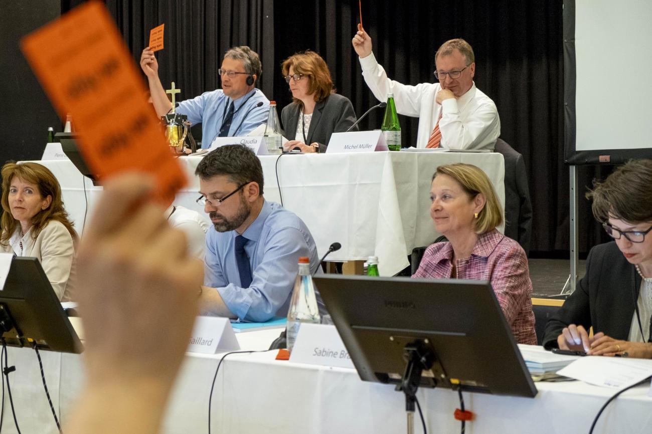 Die Abgeordneten des Kirchenbundes diskutierten an ihrer Sommerversammlung in Schaffhausen die neue Verfassung. (Bild: pd)