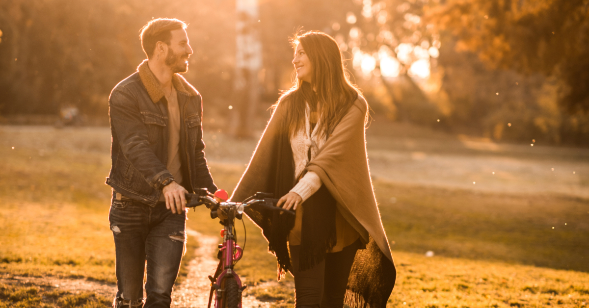 iStock-974630444_Paar_mit_Velo_1200x628px.jpg (1)