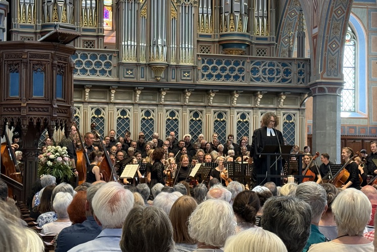 Beim Namen nennen – vom Frieden singen