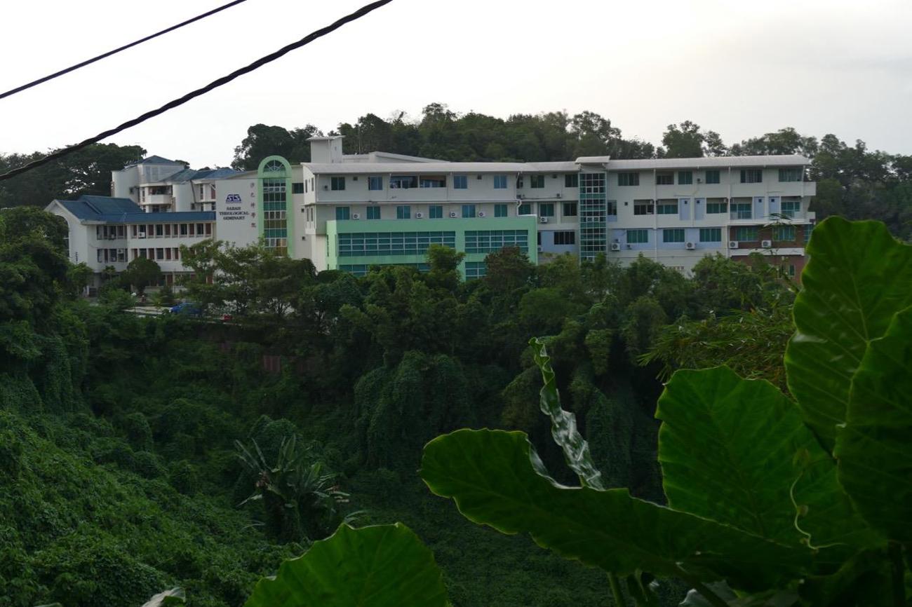Das Saba Theological Seminary - hoch über Sabah