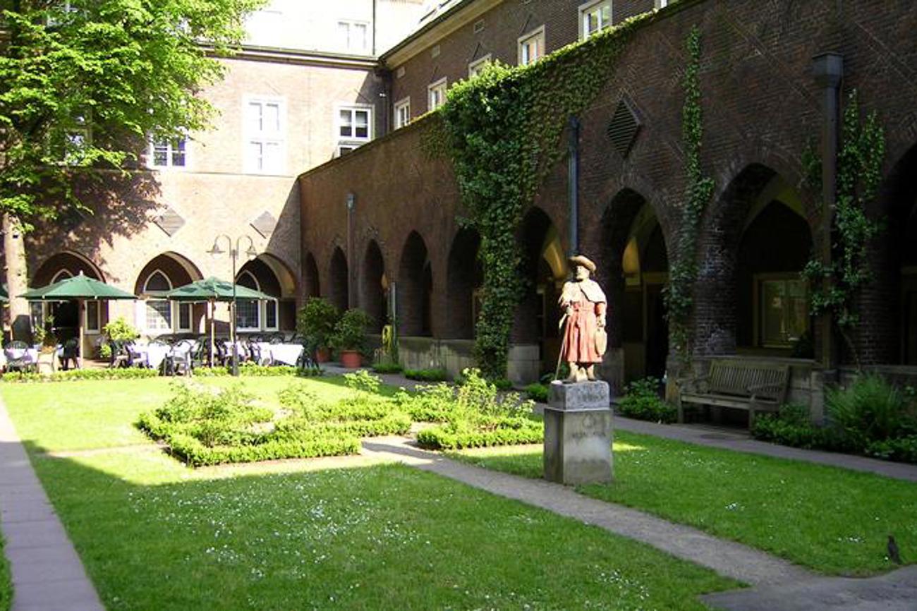Der Bibelgarten im Kreuzgang des Bremer Doms inspirierte Polly Studer in Beinwil. | Rami Tarawneh, cc-by-2.5