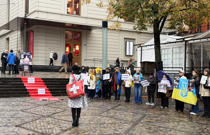 Kein roter Teppich für Anna Netrebko
