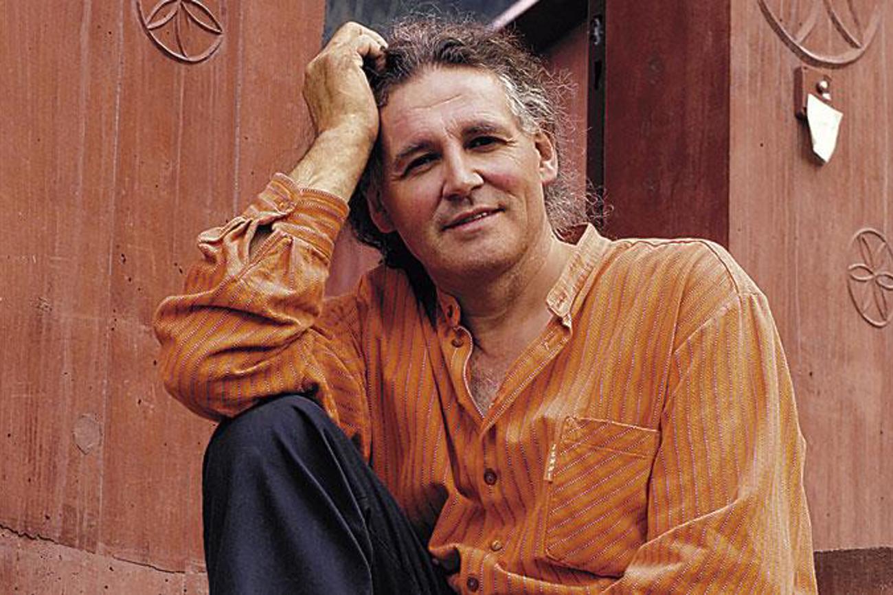 Der Liedermacher und Theologe Linard Bardill hält ein Seminar zum Thema «Sterben für AnfängerInnen».