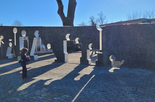 Der Eingang mit mehreren Öffnungen: für jede und jeden die passende Form und Grösse. Foto: sd