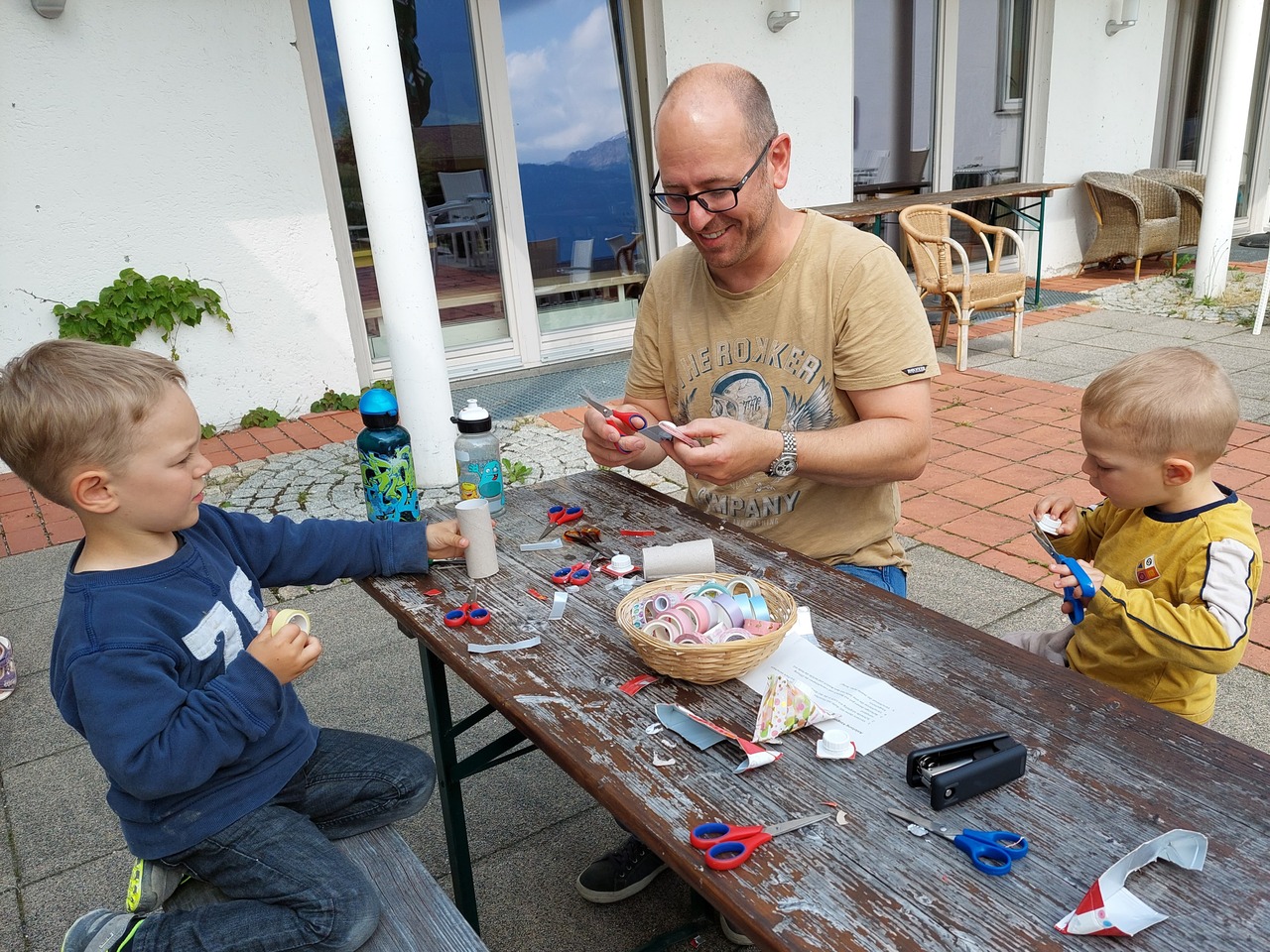 Mit Schere und Bostitch entstehen wunderbare Dinge. Foto: zVg