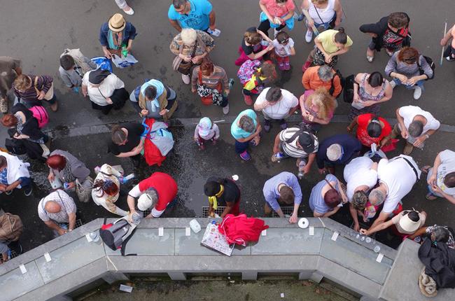 Klein Klein Lourdes Wasserholen Von Oben