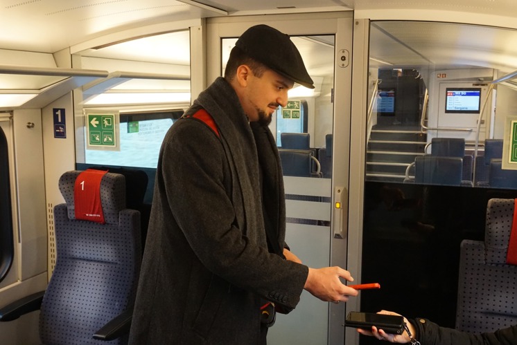 An der Uniform perlt die Aggression ab