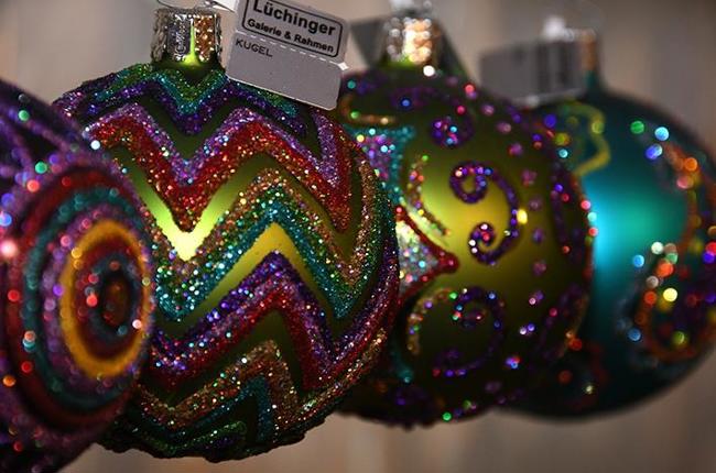 2301 Christbaumkugeln 24