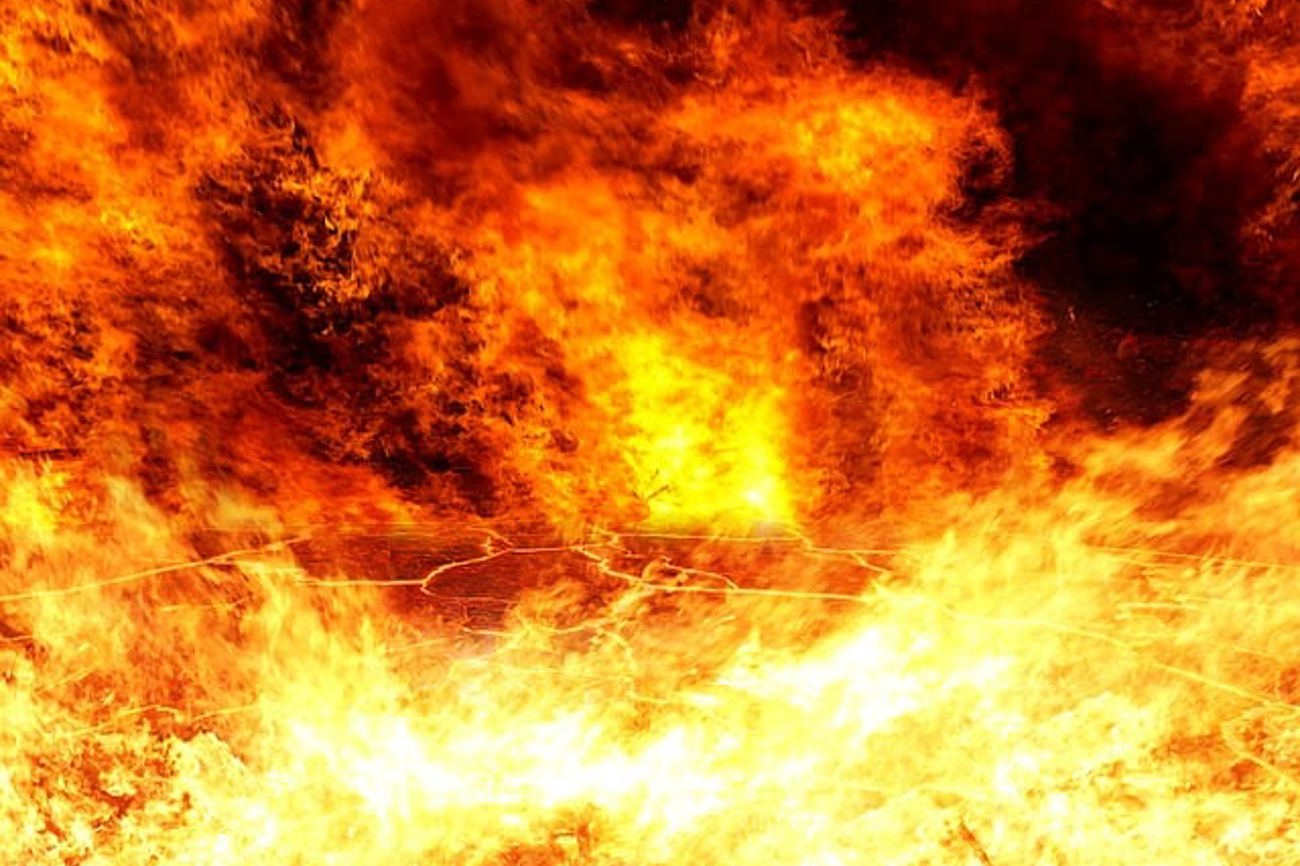 Die Zürcher Bibel übersetzt mit «Hölle». Im Griechischen steht «Gehenna». Dies ist das Hinnom-Tal bei Jerusalem, wo in der Vision des Propheten Jesaja die nicht begrabenen Leichen herumliegen … Foto: pixabay