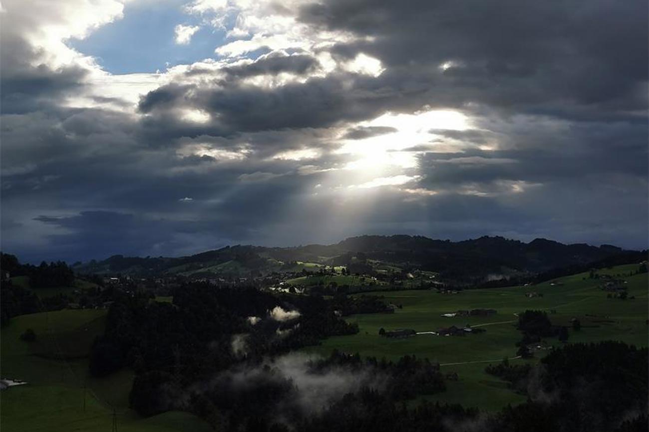 Wenn die Wolken weichen. Bild: Barbara Lüchinger)