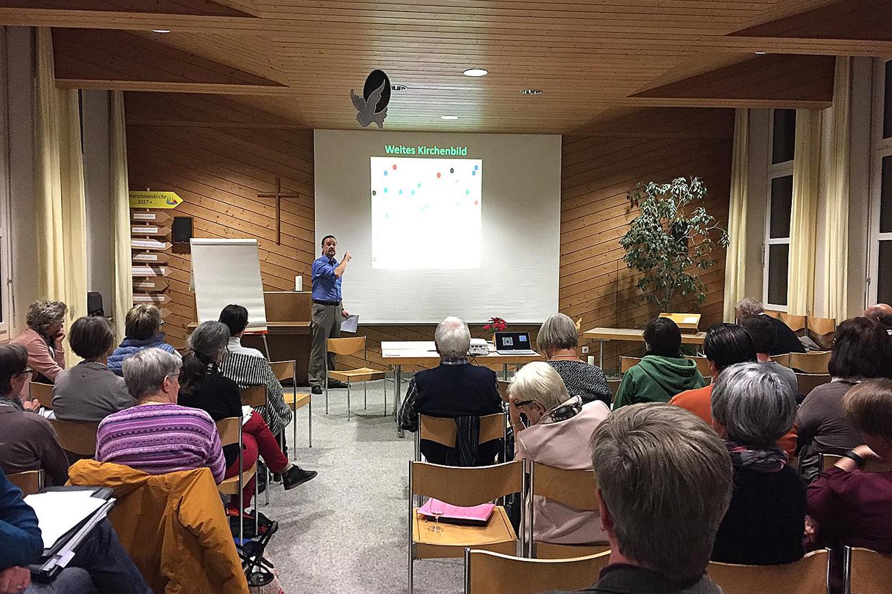 Die reformierten Kirchgemeinden und die Glarner Kantonalkirche tauschten sich über die Erfahrungen mit «Generationenkirche live» aus.
Bild Markus Beerli