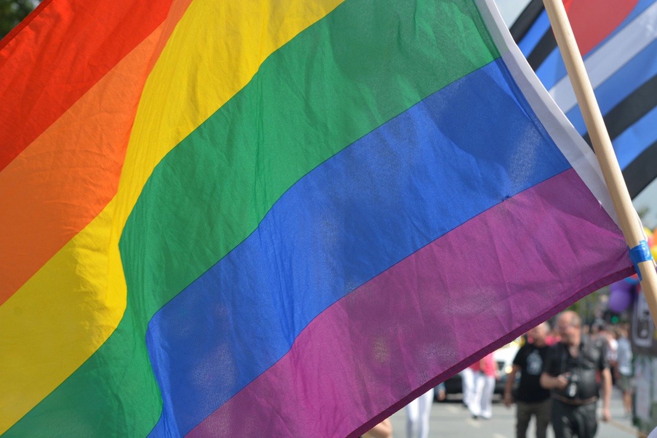Mit unserer Vorstellung von Homosexualität als einer Liebesbeziehung zwischen zwei gleichgeschlechtlichen Partnerinnen oder Partnern hat der Vers nichts zu tun, findet Pfarrerin Esther Marchlewitz. Foto: pixabay