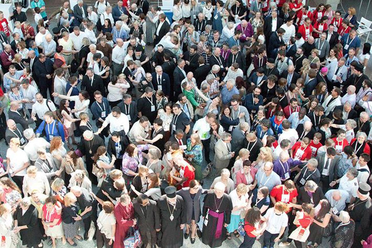 Aufeinander zugehen - vielfältige Begegnungen. Bild KEK