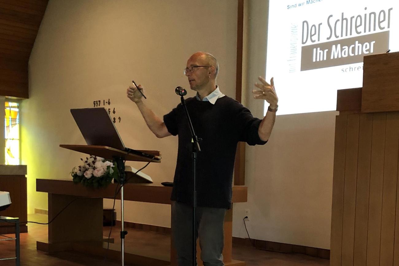 Ein Drittel aller Pfarrpersonen sei heute von einem Burnout gefährdet, sagte Theologieprofessor Ralph Kunz. (Bild: Sarah Glättli)