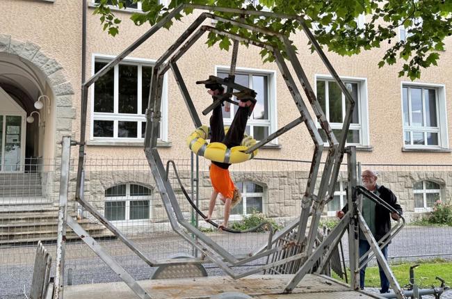 … und schon hängt man kopfüber. Foto: zvg