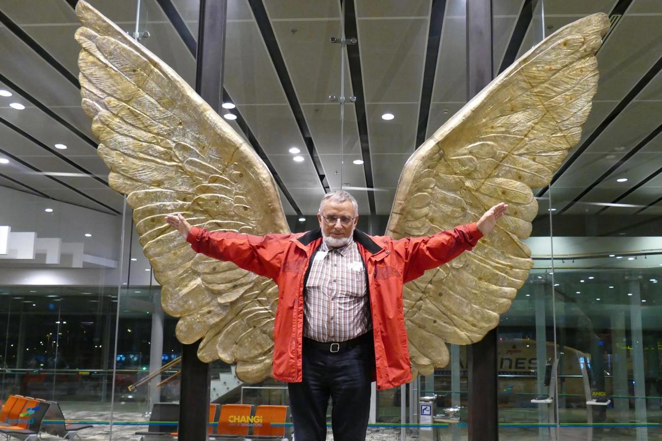 Reiseleiter Fredi Hirt schon wieder flugbereit für die nächste Reise...