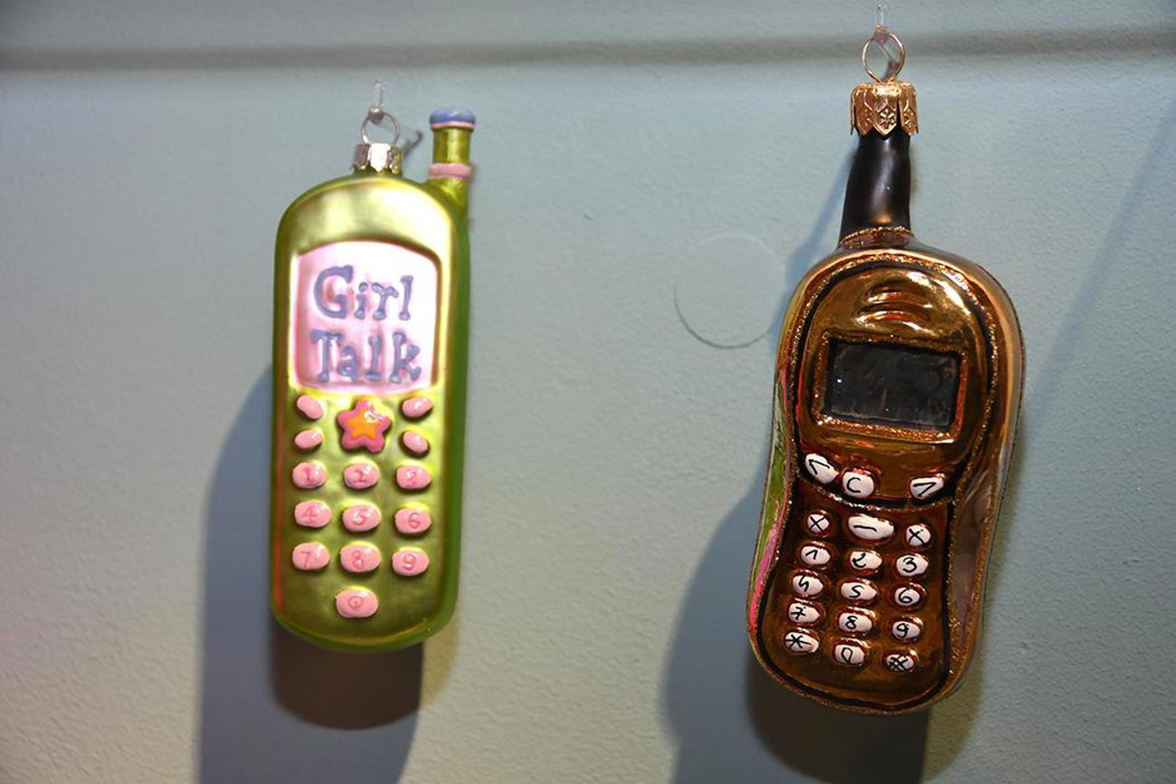 IPhones, Zeugen aus dem Jahr 2006: David Bürkler zeigte sich auch gegenüber modernem Weihnachtsschmuck aufgeschlossen. |meka