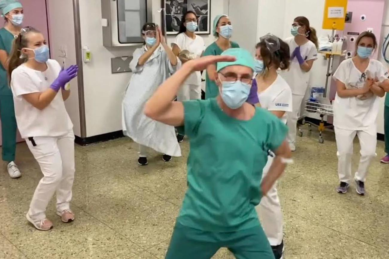 Die Belegschaft des Universitätsspitals Zürich tanzt zu Jerusalema. |youtube