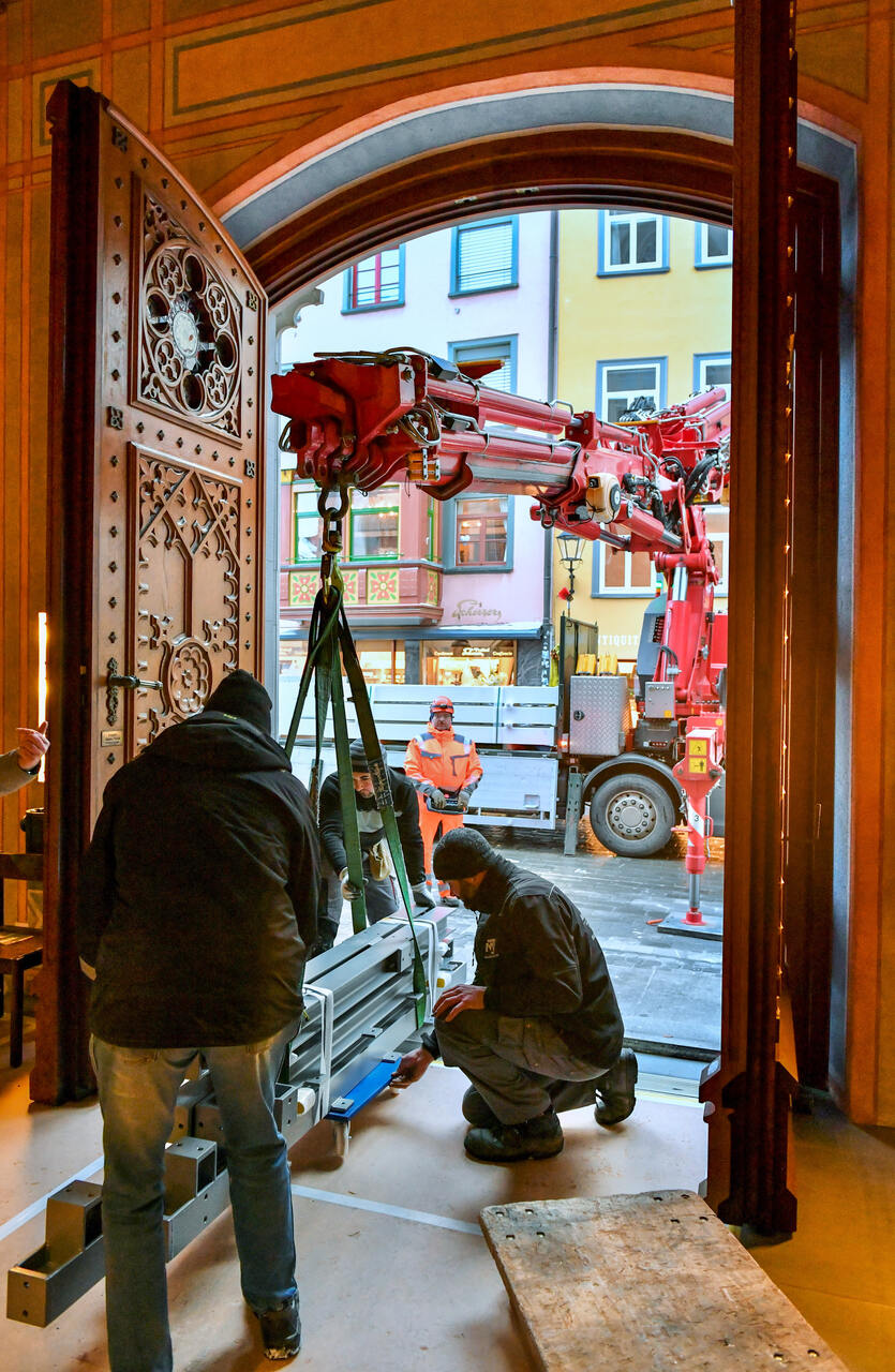 Anlieferung der Chassisteile für das Bassgehäuse. Foto: Klaus Stadler