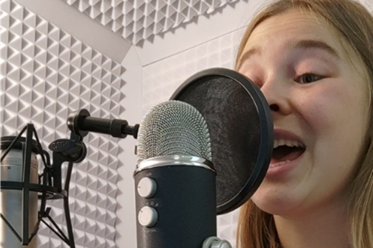 Mit ihrem Hörspiel möchte Ena Hager Schulkinder zum Mitreden animieren. (Bild: zVg)