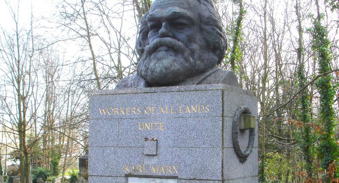 Das Grab von Karl Marx in London.|John Armagh/wikimedia