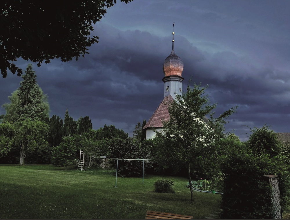 Kirche_Burg__Pfarrgarten.jpg
