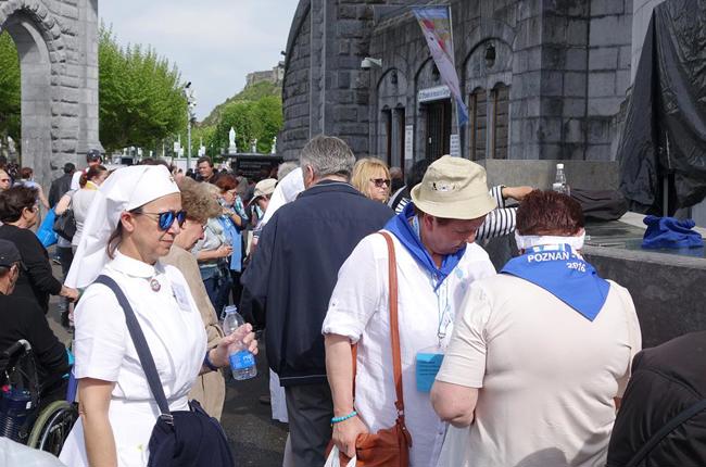 Klein Klein Lourdes Wasserholen