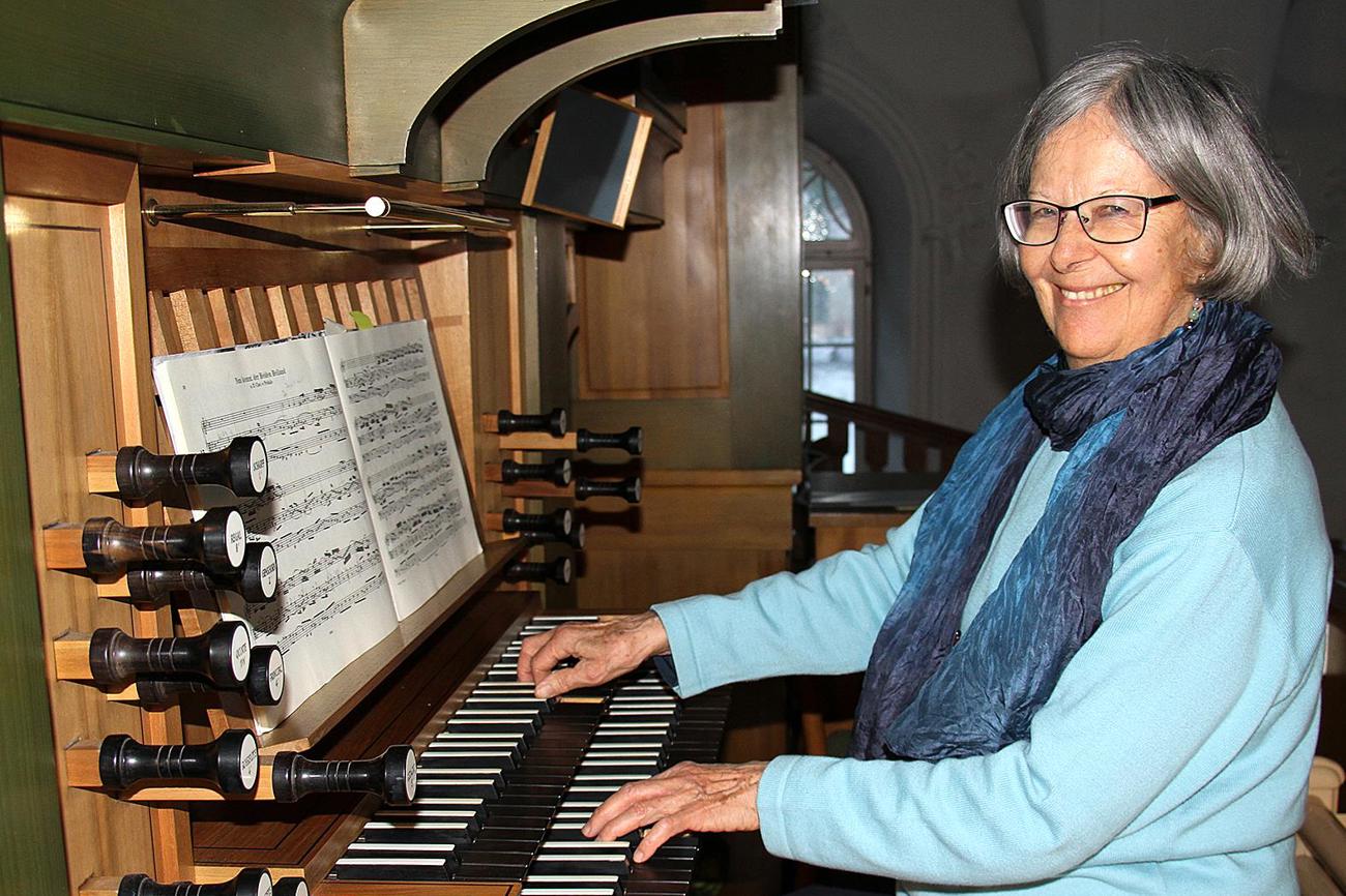 Ruth Illi spielt seit 55 Jahren Orgel, 50 davon im Glarnerland.
Bild Madeleine Kuhn-Baer