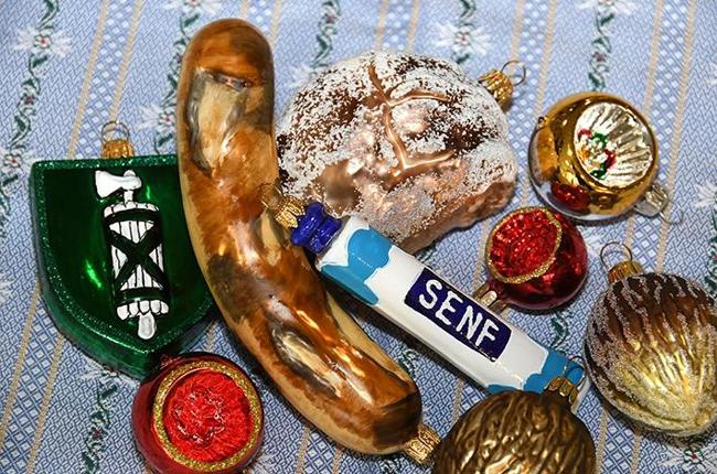 2301 Christbaumkugeln 8