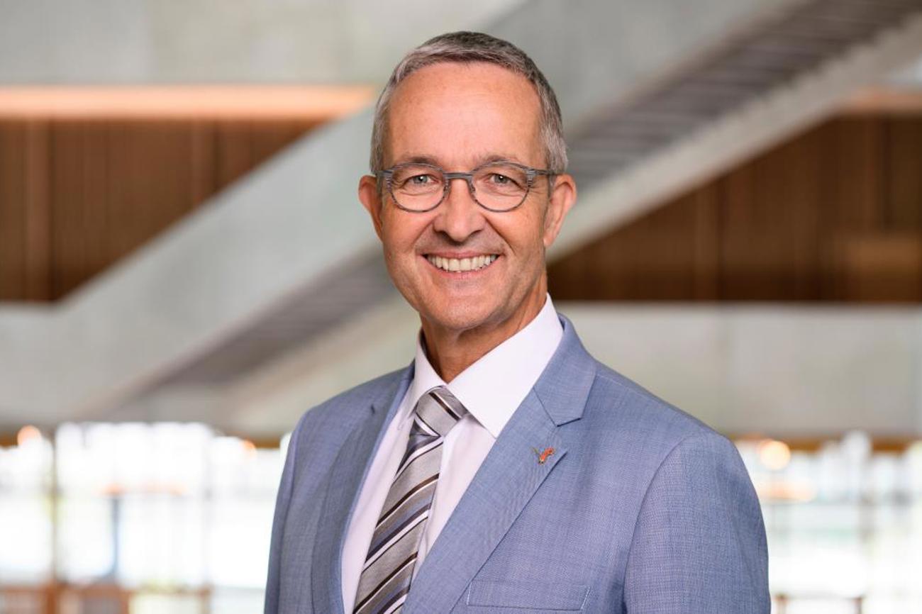 Regierungsrat Thomas Weber schrieb das Vorwort zum Jahresbericht der Kirche. | Dominik Plüss