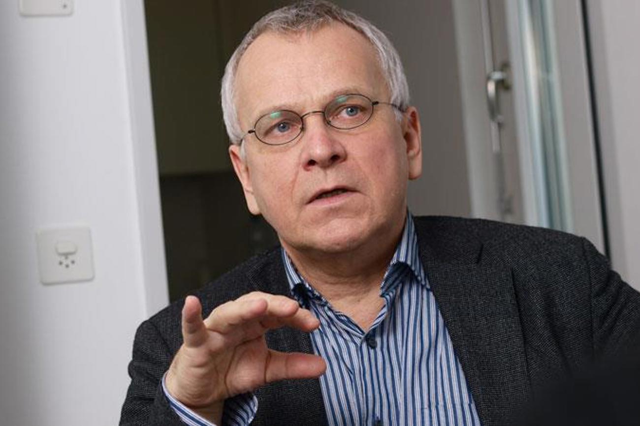 «Alle Seiten müssen zuerst erkennen können, dass wir sie als Menschen ernst nehmen, bevor wir auch kritische Fragen stellen», sagt Martin Dürr über seine Arbeit als Industrie- und Wirtschaftspfarrer. | Claude Giger