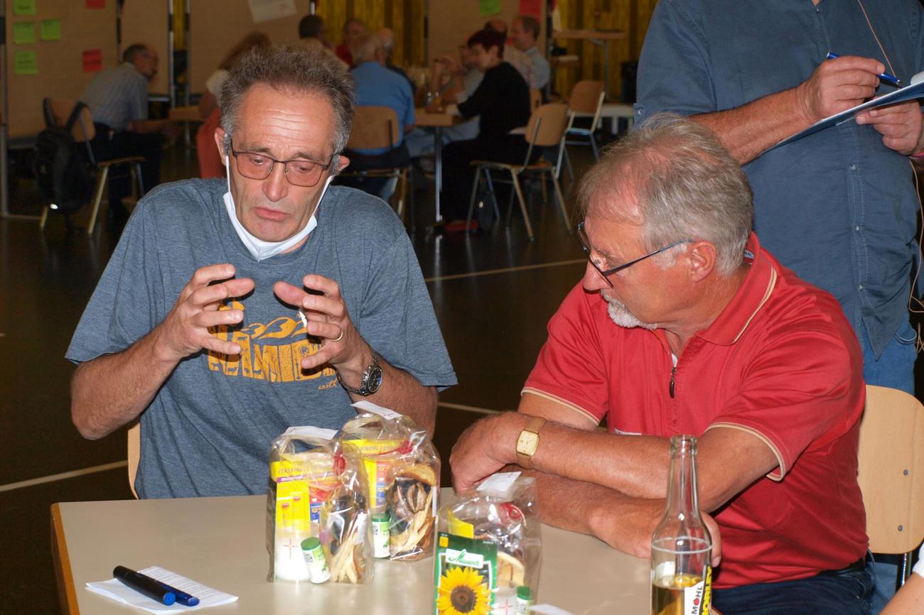 Teilnehmende der Gesprächssynode formulieren für die Evangelische Landeskirche Thurgau konkrete Ideen zu identitätsfördernden Massnahmen.
Bild: brb