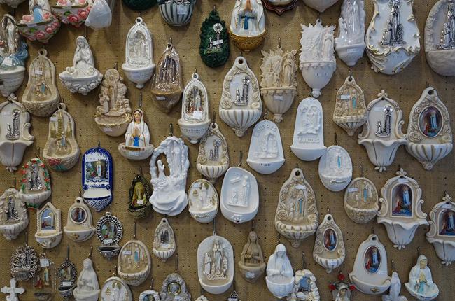 Klein Klein Lourdes Weihwassergefaesse