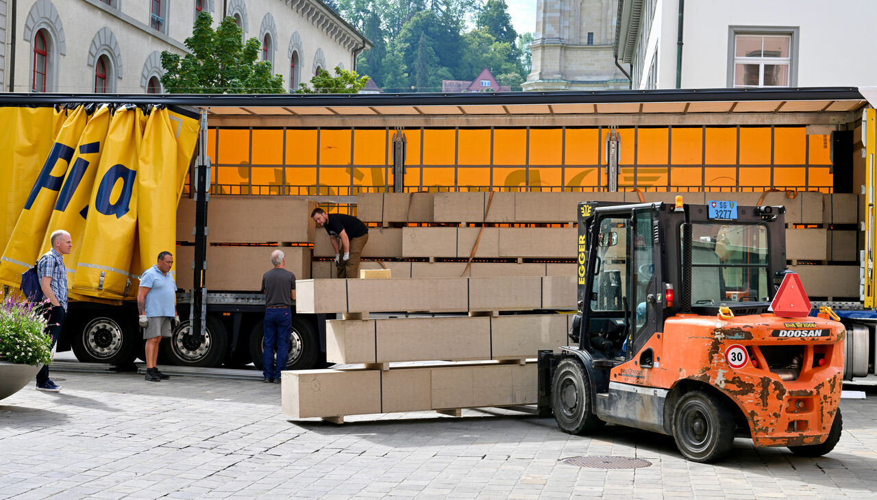 Anlieferung der Basspfeifen aus dem Werk Fitzau in Portugal. Foto: Klaus Stadler