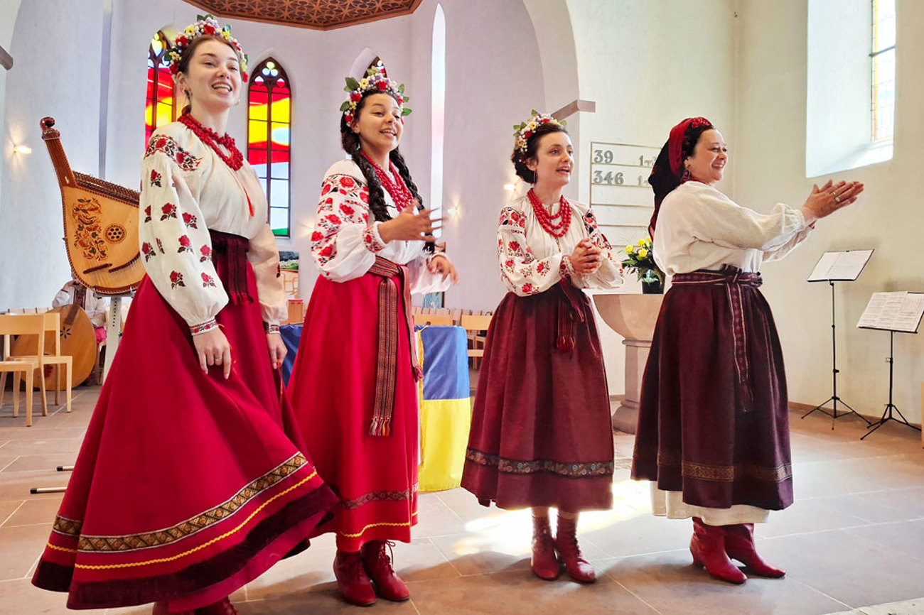 Das ukrainische Folkensemble Farby reiste eigens aus Charkiw an. | Foto: Harnickell