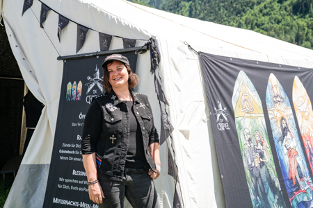 Zwischen Kreuz und Kutte – die Festivalseelsorge der Metalchurch